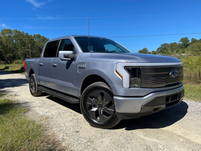 f-150, ford, lightning, is upgrading to the 2022 ford f-150 lightning lariat worth it?