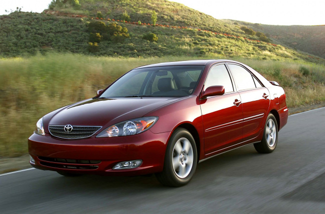 camry, reliability, toyota, used cars, the 2004 toyota camry is a reliable used car for under $10,000