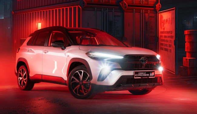 auto news, 2023, umw toyota, corolla cross, gr sport, sepang, launch, gazoo racing, 2023 toyota corolla cross gr sport launched at rm142k - best looking c-segment suv?