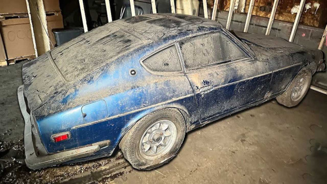Abandoned Datsun 260Z First Wash In 22 Years