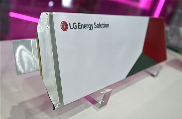 LGES retains crown in 2022 non-Chinese global EV battery usage