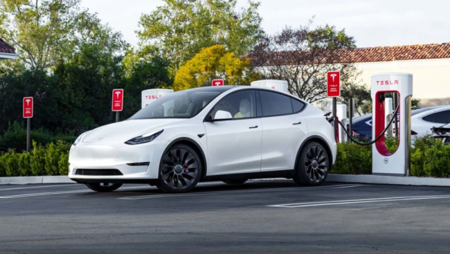 tesla model y, tesla model 3, tesla model 3 2023, tesla model y 2023, tesla news, tesla sedan range, tesla suv range, electric cars, industry news, showroom news, third time's a charm! pricing for 2023 tesla model 3 and model y electric cars changes again!