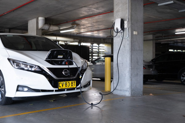 city of sydney votes to boost ev uptake and chargers, but no fossil fuel ban