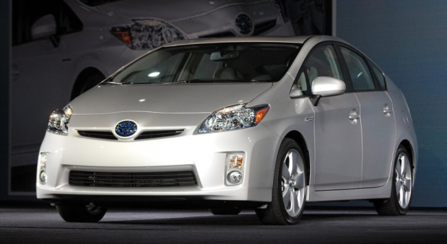 prius, toyota, the 2010 toyota prius gets you a fuel-efficient reliable used car under $12,000