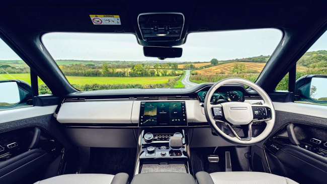 Range Rover Sport interior 2023