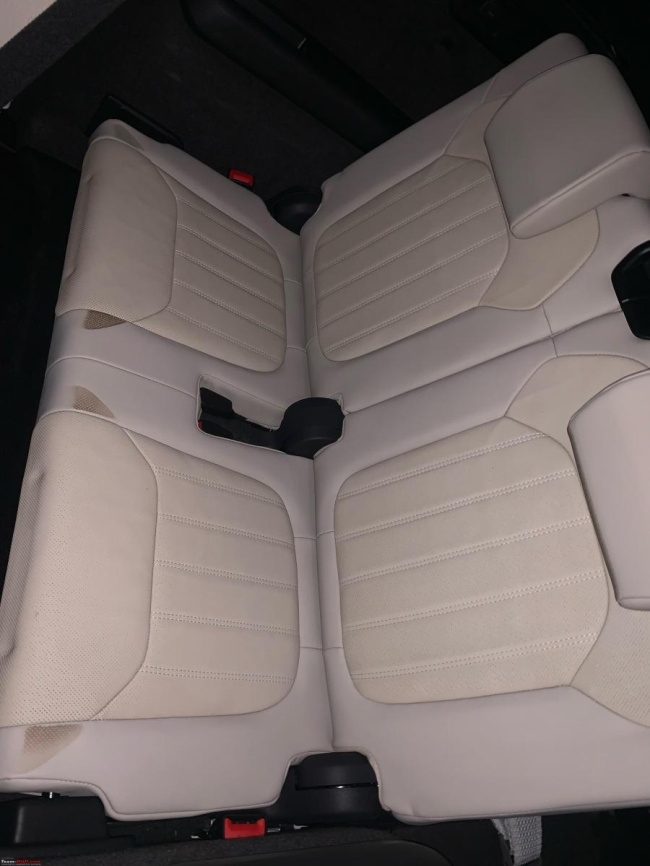 Stain marks on 3rd row seat of my 2022 Kodiaq: Clueless on the cause, Indian, Member Content, 2022 Skoda Kodiaq, Petrol, seats, Car seats