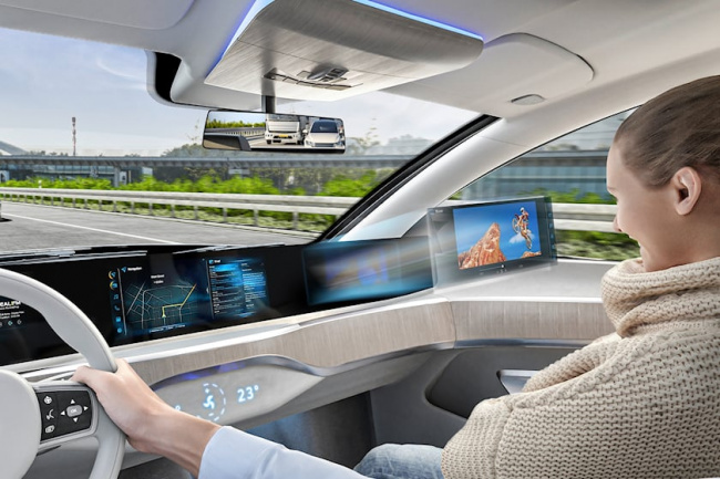 technology, scoop, bmw infotainment screens will turn off if drivers don't watch the road