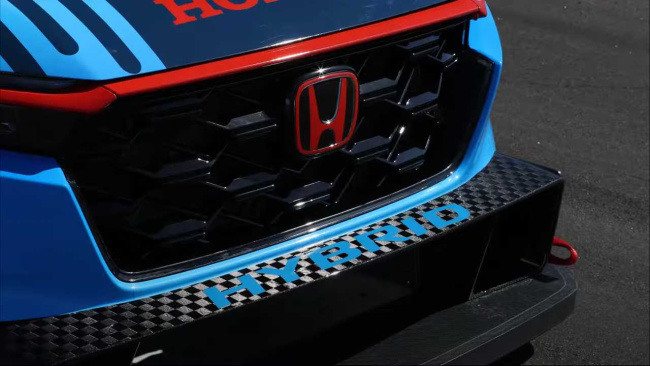 Honda CR-V Hybrid race car sounds like a Formula 1 car in a new teaser video. 