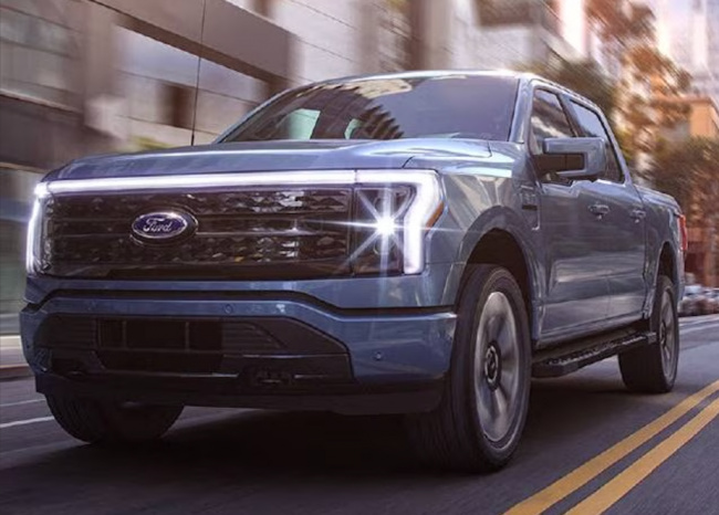 f-150 lightning, ford f-150, 2023 ford lightning interior: better than ice f-150 but what about ram and silverado?