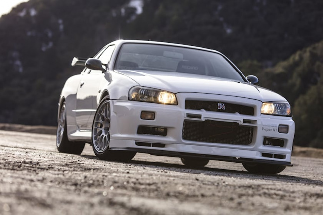 sports cars, jdm, for sale, classic cars, two legendary nissan skyline gt-r models for sale at amelia island