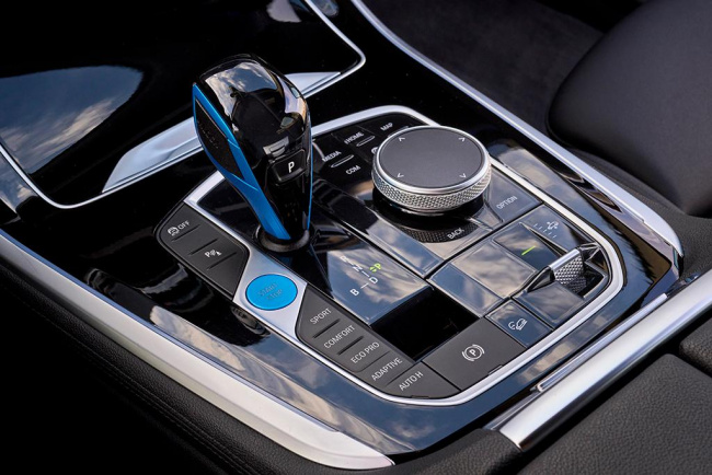 ix5 hydrogen, car reviews, fuel cell cars, bmw ix5 hydrogen 2023 review