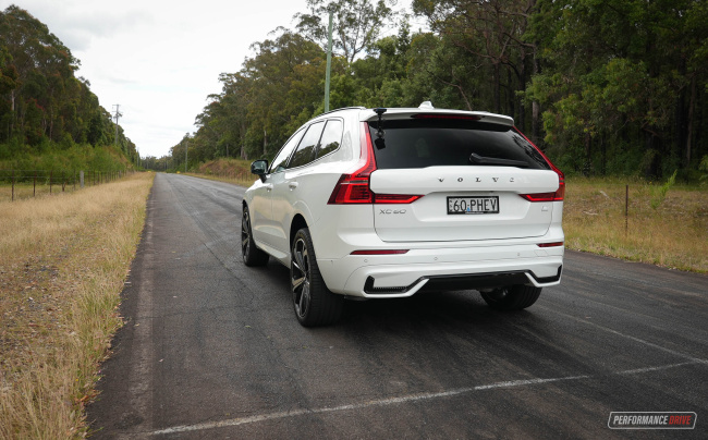 2023 volvo xc60 recharge ultimate t8 review (video)