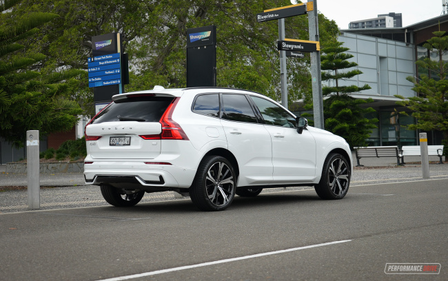 2023 volvo xc60 recharge ultimate t8 review (video)