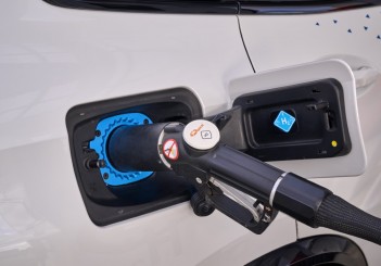 autos bmw, bmw’s hydrogen babysteps keep fuel-cell cars in slow lane
