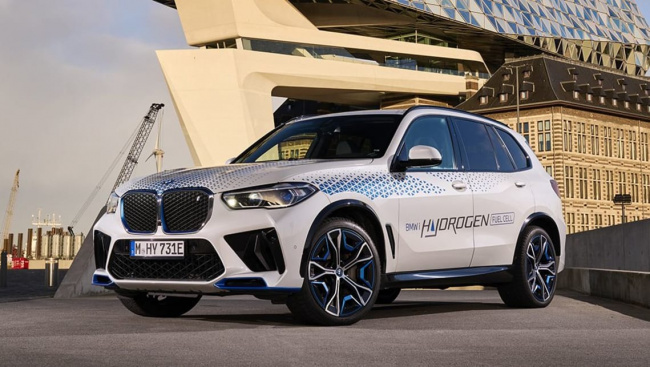 bmw x models, bmw x models 2023, bmw x5 2023, bmw news, bmw suv range, hydrogen, green cars, family cars, prestige & luxury cars, look out hyundai nexo and toyota mirai! bmw ix5 hydrogen fuel-cell electric fleet ready for demonstration and industry trials around the globe