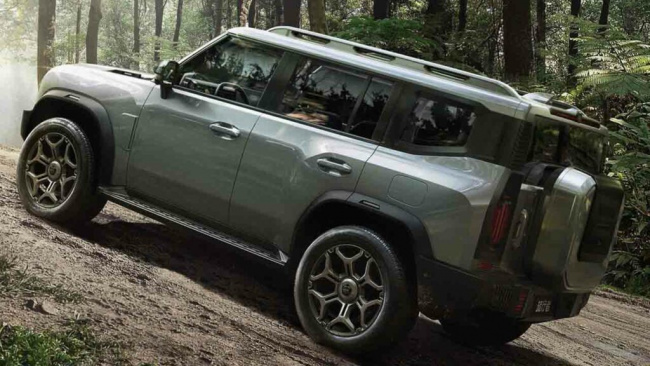china unabashedly copies land rover defender, calls it jetour traveller