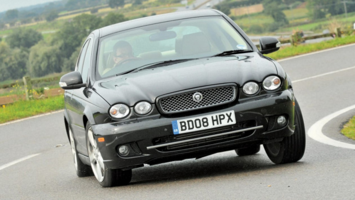 Jaguar X-Type (facelift) - front cornering