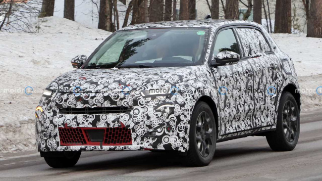 fiat 500x replacement spied inside and out, could be 600 prototype