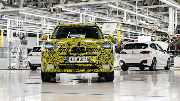 Mini Countryman electric 2023: small SUV teased, to be built in Germany alongside BMWs