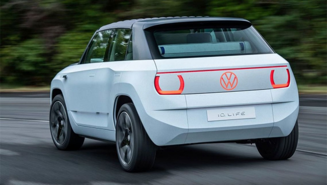 volkswagen golf, volkswagen golf 2023, volkswagen news, volkswagen hatchback range, volkswagen suv range, hatchback, electric cars, volkswagen, industry news, showroom news, what comes after r? volkswagen golf r replacement planned, based on id.2 electric car - report