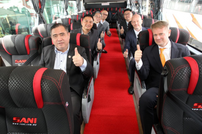 autos volvo, volvo buses unveils fully-built low entry double-deck bus