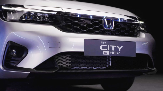this is the refreshed 5th-generation honda city