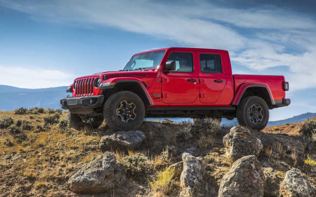 jeep wrangler, gladiator recalled to once again fix exploding clutch plates