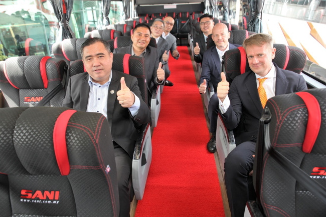 buses, malaysia, sani express sdn bhd, truckquip sdn bhd, volvo, volvo buses, volvo buses asia pacific, warisan tc holdings bhd, sani express first to get volvo b11r low entry bus in asia