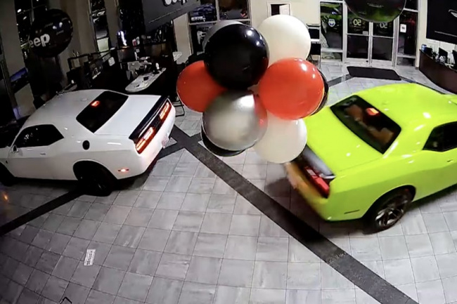 offbeat, gone in 40 seconds: thieves steal six dodge challenger hellcats from dealership