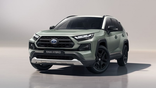 toyota fortuner, toyota rav4, toyota kluger, toyota land cruiser, toyota land cruiser prado, toyota c-hr, toyota yaris cross, toyota corolla cross, toyota corolla cross 2023, toyota c-hr 2023, toyota fortuner 2023, toyota kluger 2023, toyota landcruiser 2023, toyota landcruiser prado 2023, toyota rav4 2023, toyota yaris cross 2023, toyota news, toyota suv range, hybrid cars, family cars, small cars, plug-in hybrid, green cars, should you buy a toyota suv now or wait for the redesign or facelift? life cycles for the toyota rav4, kluger, prado, c-hr and more detailed