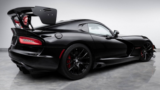 handpicked, sports, american, news, muscle, newsletter, classic, client, modern classic, europe, features, luxury, trucks, celebrity, off-road, exotic, asian, 2018 dodge viper acr voodoo ii edition heads to auction
