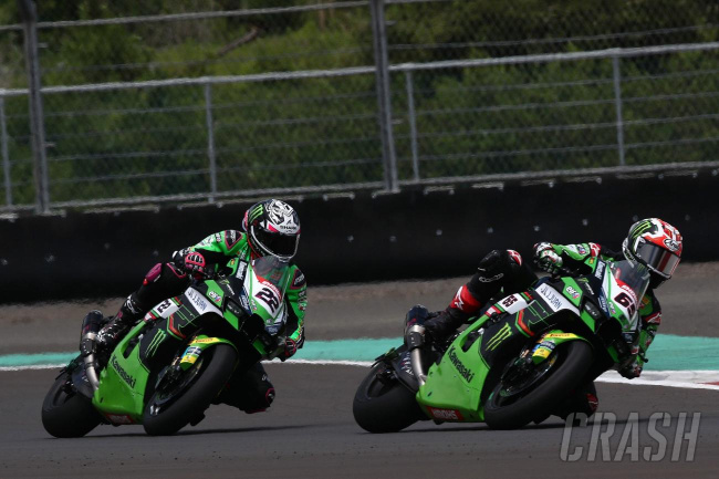 indonesian worldsbk: jonathan rea: ‘no excuses really, sorry’ for incident with philipp oettl