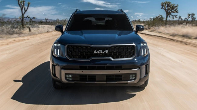highlander, small midsize and large suv models, telluride, j.d. power gives the kia telluride an advantage over the toyota highlander