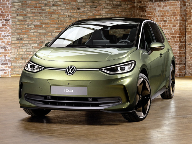 Facelifted VW ID.3 electric hatch here in 2024