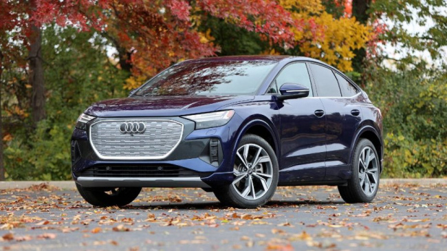 audi, luxury suv, q4 etron, small midsize and large suv models, is the new 2023 audi q4 e-tron doomed to fail?