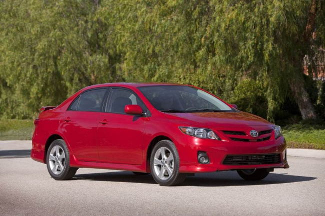corolla, toyota, 3 common issues with the best-selling car in the world