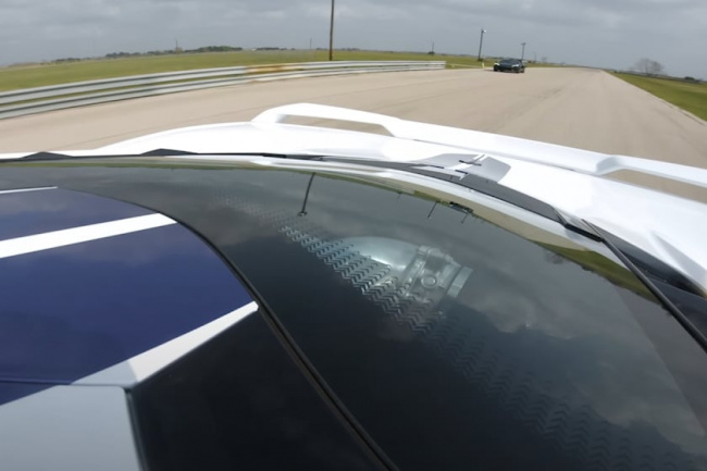 video, supercars, muscle cars, chevy c8 corvette gets humiliated by hennessey's supercharged h700