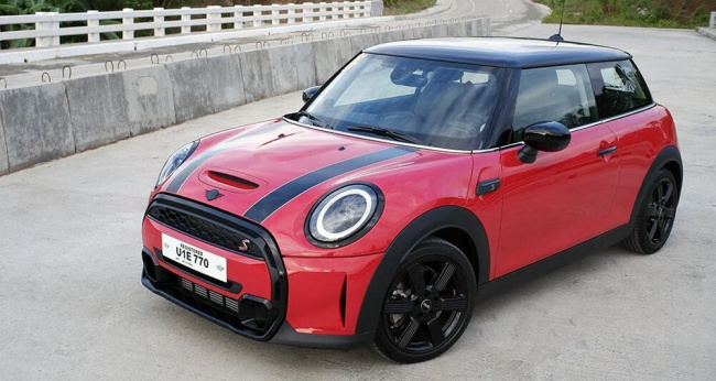 mini cooper s 3-door: still big fun in this day and age