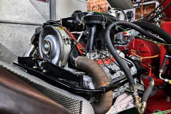 sports cars, engine, porsche now selling brand new engine parts for classic 911s