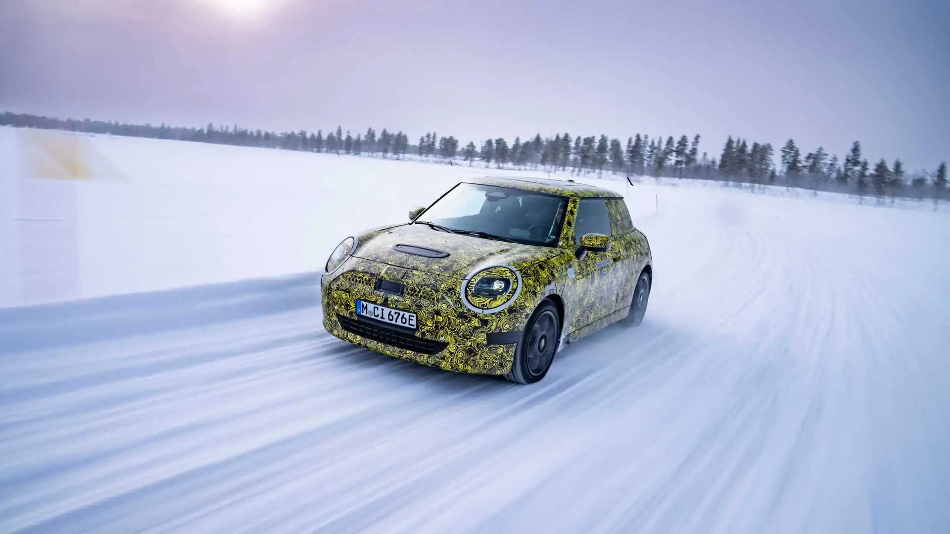 2024 mini cooper electric to have 240-mile base range, up to 215 hp