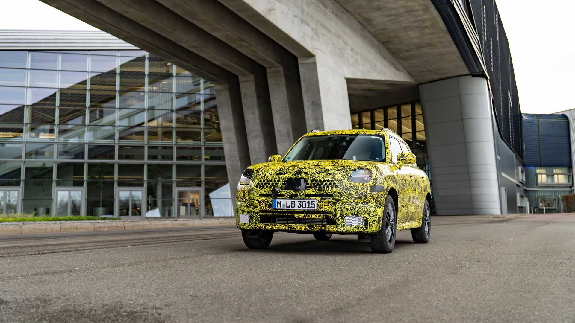 2024 mini countryman ev to offer two batteries, 268-hp awd variant