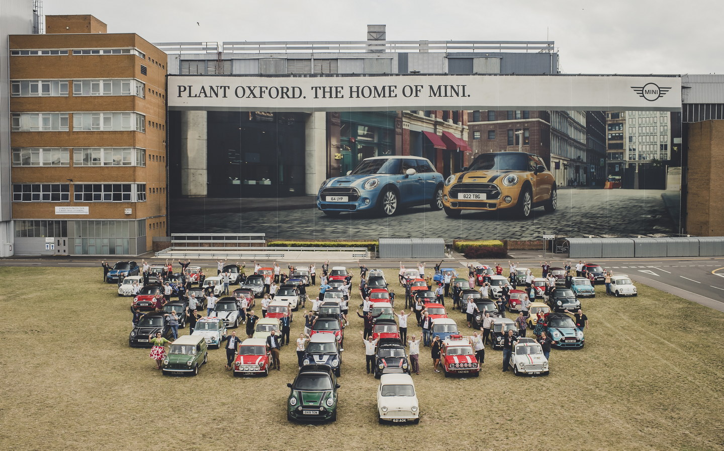 electric mini production could continue in oxford after £500m investment and £75m taxpayer contribution
