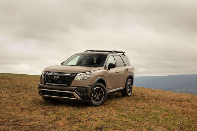 nissan, pathfinder, small midsize and large suv models, what is the gas mileage for a 2023 nissan pathfinder rock creek?