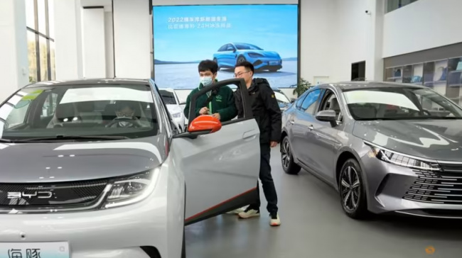 autos byd, chinese ev competition hots up as byd offers discounts