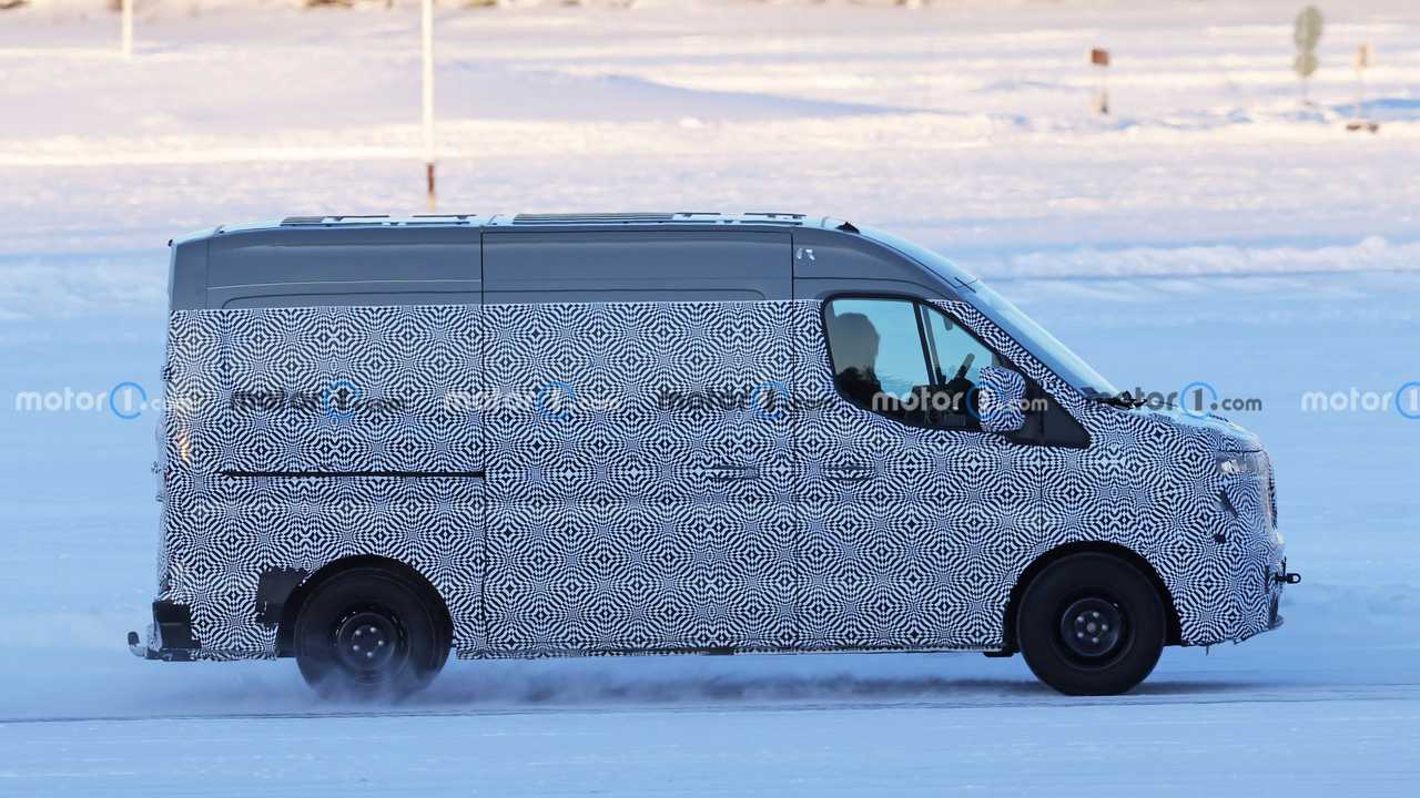 Renault Master Van Side View Spy Photo
