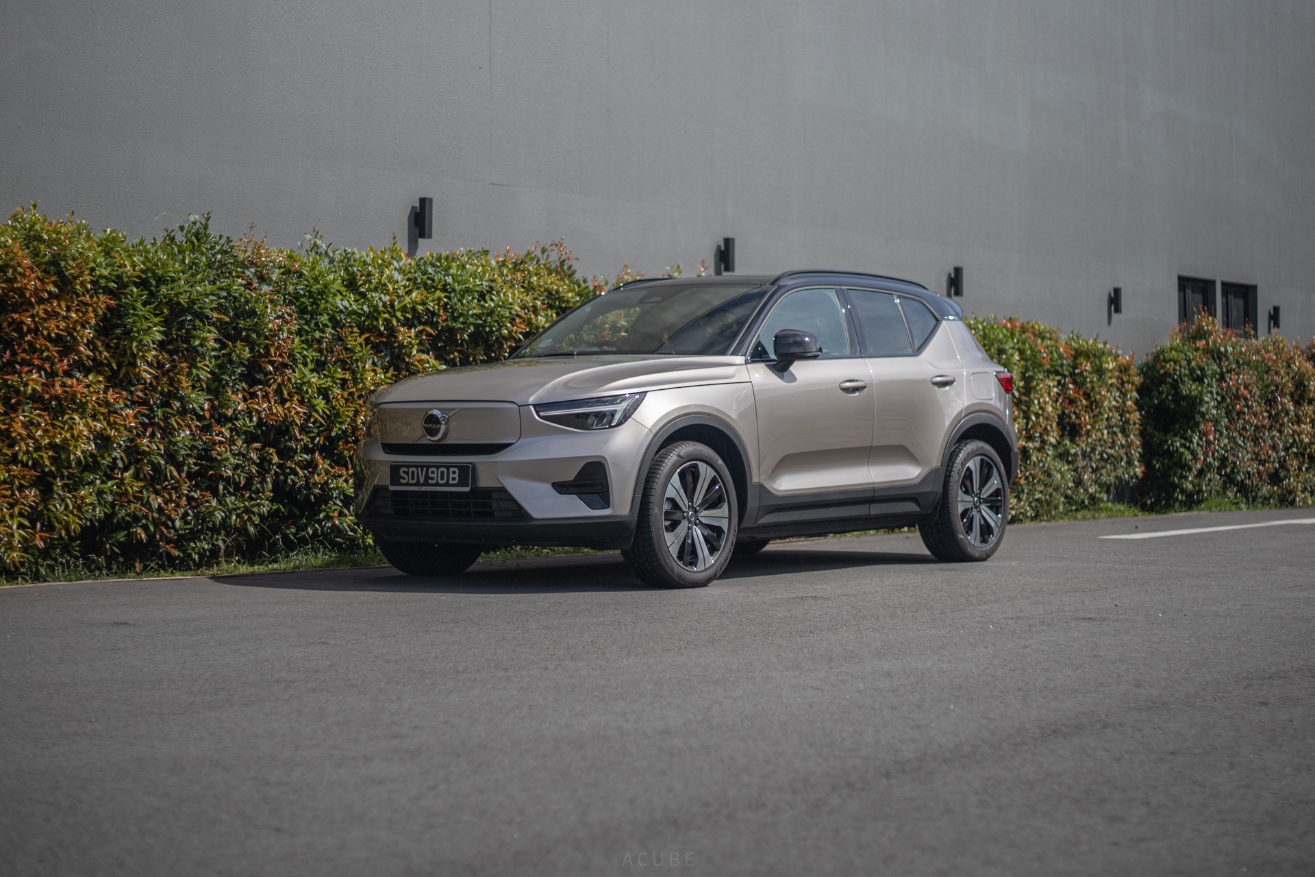 mreview: 2022 volvo xc40 recharge - less is more
