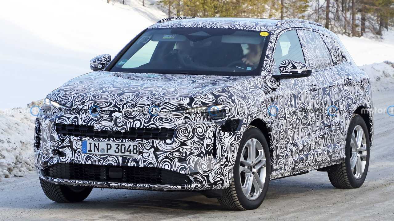 2024 audi q5 spied with final lights and body