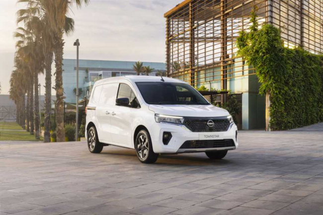 commercial, electric vehicles, nissan townstar electric van launched with 183 mile range