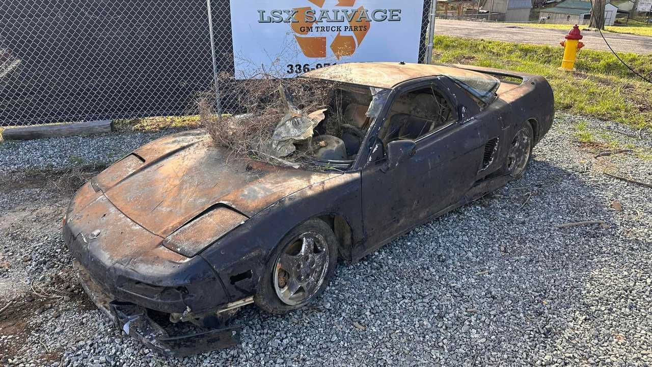 acura nsx sunk in river for 20 years sells for $8.5k and is getting restored