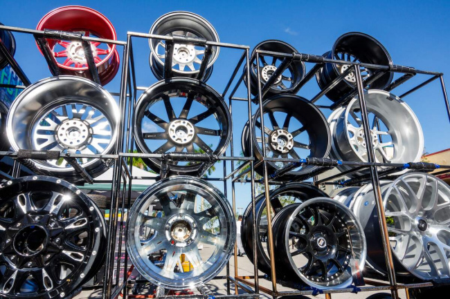 cars, racing, tires, what are mag wheels, and what are their advantages and disadvantages?